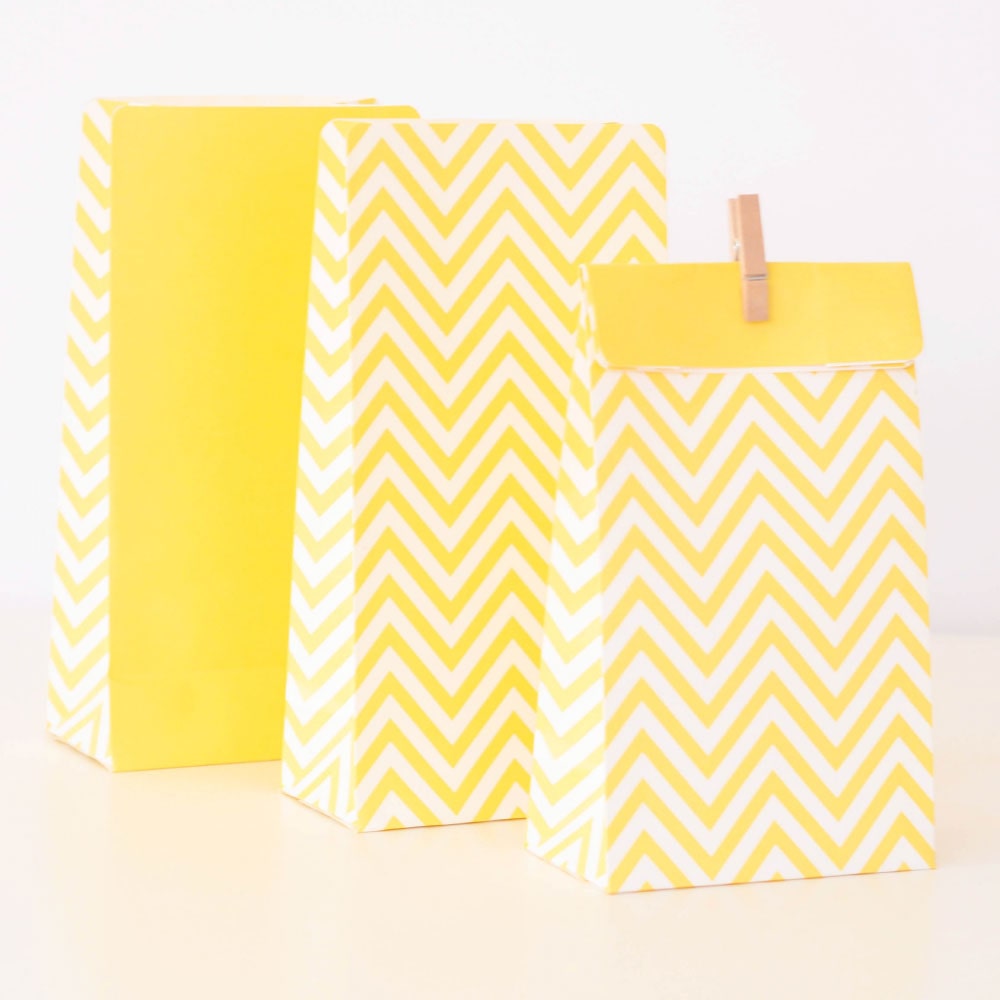 Chevron Sunshine Yellow Party Bags (12 pack)