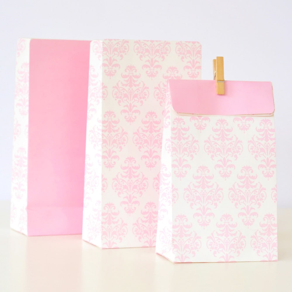 Damask Pink Party Bags (12 pack)